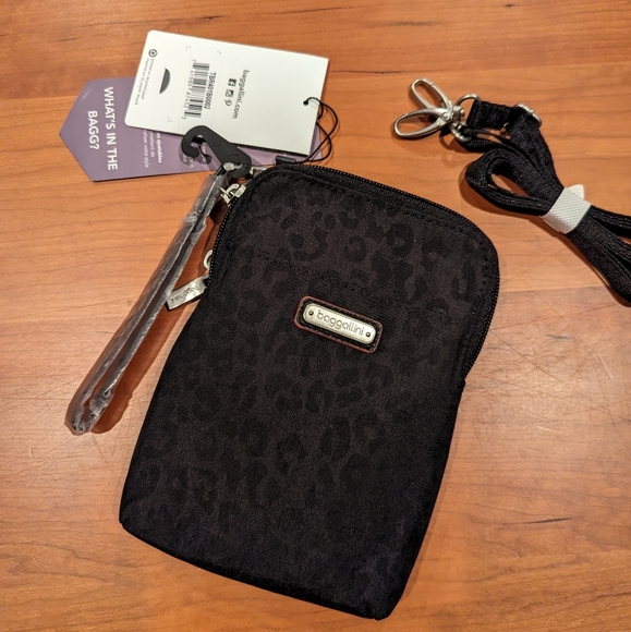 Baggallini Bags Nwt Baggallini Bryant Crossbody In Black Cheetah